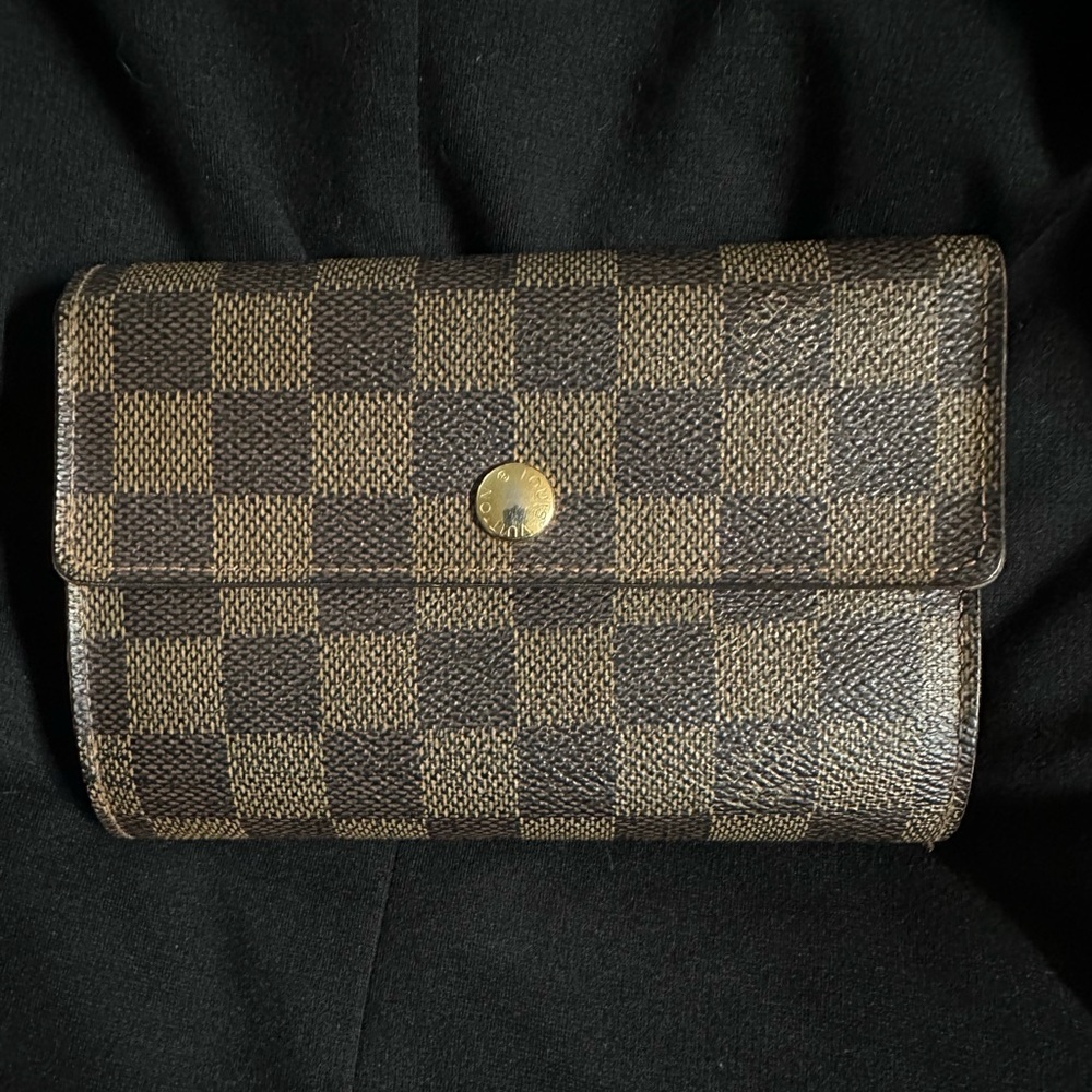 LOUIS VUITTON Portefeuille Alexandra Damier Ebene Tri-fold Wallet